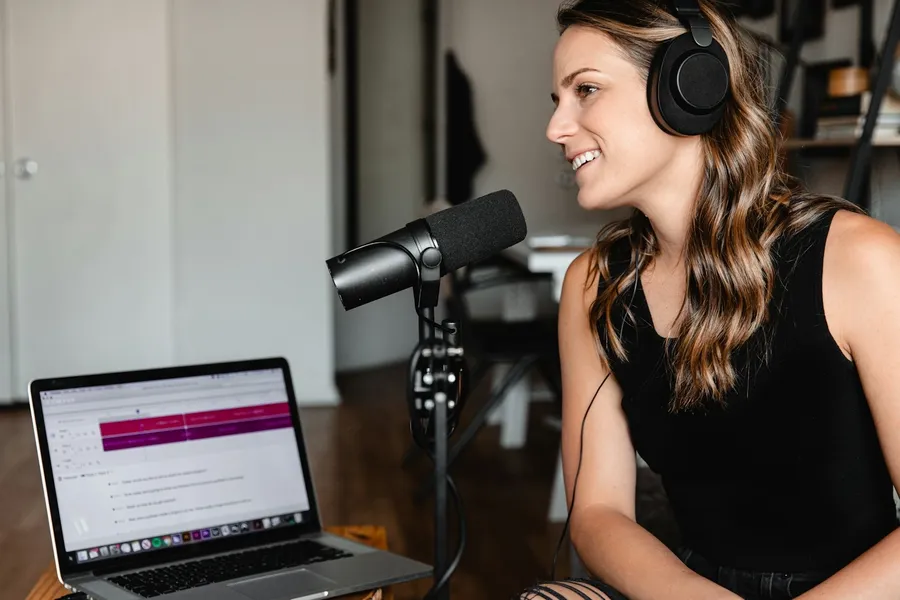 Studio podcast 2 mic — Cầu Giấy